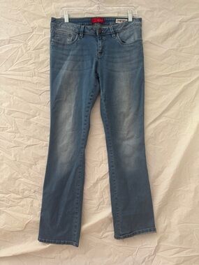 GUESS 90’s Y2K Women’s Medium Rise Slim Boot Visha Fit